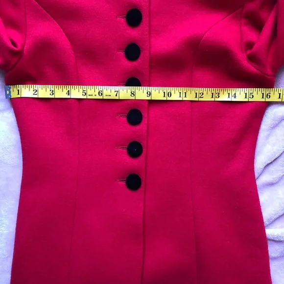 Vintage red coat with lace - Picture 5 of 7